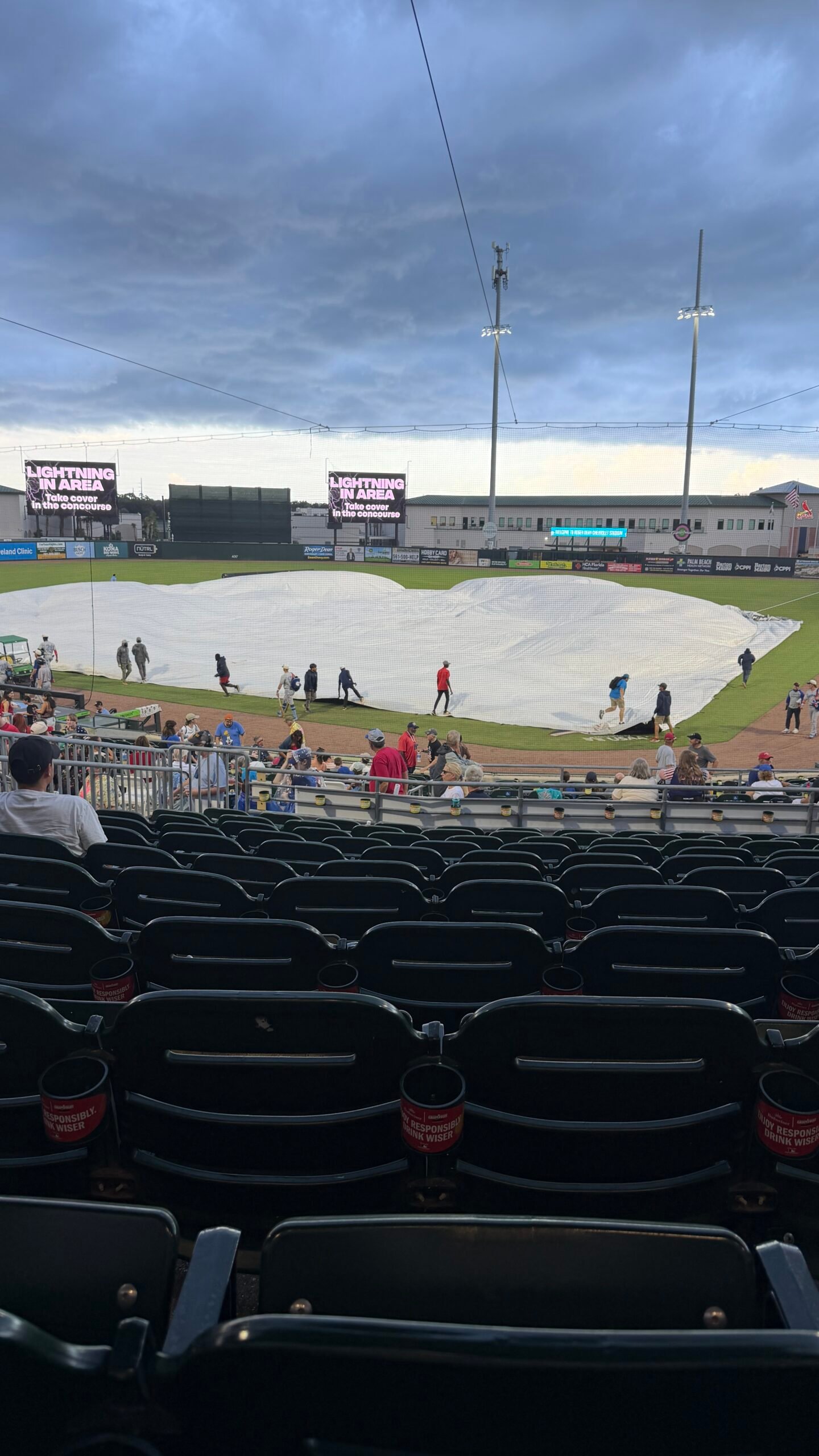 Lightning warning during South Florida Summer delays baseball game 